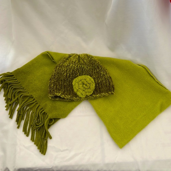 Ombré Scarf with Chenille Woven Hat / Host Pick - Picture 2 of 7